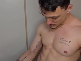 DANDO O CUZINHO COM AS PERNAS ARREGANHADAS gay coition videos asian gay