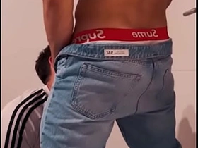 EL NOVIO HETERO DE LA DESPEDIDA DE SOLTEROS ME FOLLA A ESCONDIDAS DE LA FIESTA porne videos be incumbent on asian gay sex in hdgay