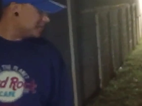 Parei o carro pra mijar, passou um novinho e pediu pra mama, depois me levou pra sua casa pra fuder enquanto a mulher dormy@ asian gay eternal sex videos