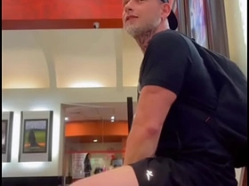 Mlk dotado me fudeu no banheiro do shopping! Me deu leite na boquinha! asian china gay sex videos download