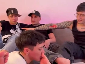 PUTARIA ENTRE BRASILEIRO E ARGENTINOS. - FREE handsome gay asian sex videos