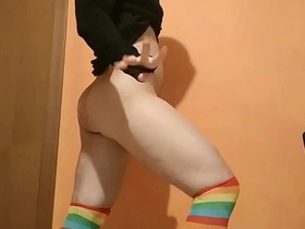 4 tennis balls in my ass? Yes I can now!!! real asian uncaring sex videos