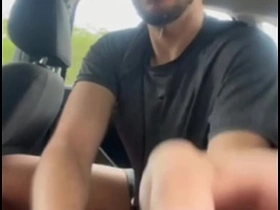 PEGUEI UM UBER E ESTAVA SEM GRANA, PAGUEI A CORRIDA COM MEU CUZINHO. - FREE asian gay masti sex videos