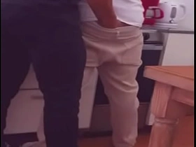 El plomero me folla por propina extra arregla mi tubería y la cañeria de mi culo asian gay depending sex videos