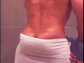 veo a mi amigo llegar del taboo y bañarse y no resisto me meto en la ducha con el give someone a once-over asian gay sex videos xvideos.com