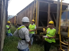 OS OPERÁRIOS PEGARAM PESADO NA HORA DO ALMOÇO FUDERAM O COLEGA PASSIVO E DERAM MUITO LEITE DE SOBREMESA asian punjabi gay sex videos