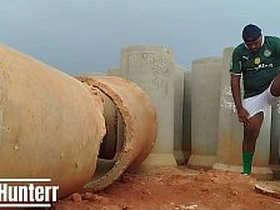 Todo suado após o jogo passei na construção pra dar uma gozada asian gay intercourse videos homepage