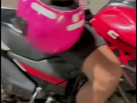 ENTREGADOR SUBIU PRA BEBER AGUA E OFERECI MEU CUZINHO PRA ELE gay nude asian sex videos