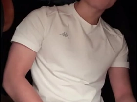 直男露脸展示自己的大鸡巴 asian older man gay sex videos