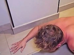 Dom Barbudo acabou com o CU do novinho , fez dele um escravo. Muita putaria BDSM dogplay e humilhação. gay sex videos asian