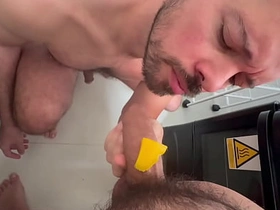 Salada de frutas e chutes no saco - VIDEO COMPLETO NO RED porn asian gay sexual relations videos