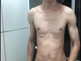 Novinho pelado tomando banho e se exibindo gostoso asian gay sex videos xvideos.com