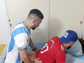 Al regresar de la cancha mi amigo hetero me permitió penetrar su hermoso culo gordo asian gay abusive coition videos