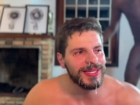 Marido perde aposta e dá pra amigos do futebol na frente da esposa - gangbang homens fodem marido na frente da esposa - Federate CASAL LUAR - completo no RED gay men sex videos asian