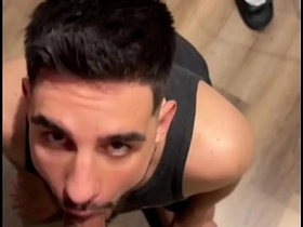 ESPERANDO UM LANCHE E GANHEI FOI A ROLA DO ENTREGADOR asian gay latest hd sex videos