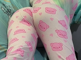 Stepdaughter in cosplay pajamas gets fucked by her big-dick stepdad (Over 18) asian uncaring sleep coition videos