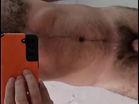 Peludo queimado de sol depois de um dia de praia asian gay sex videos hd