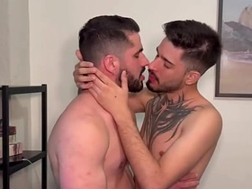 METENDO ROLA NO TATUADO MARRENDO DO TRABALHO. - FREE gay sex videos asian hot